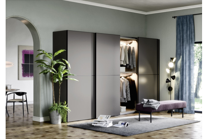 Wardrobe 