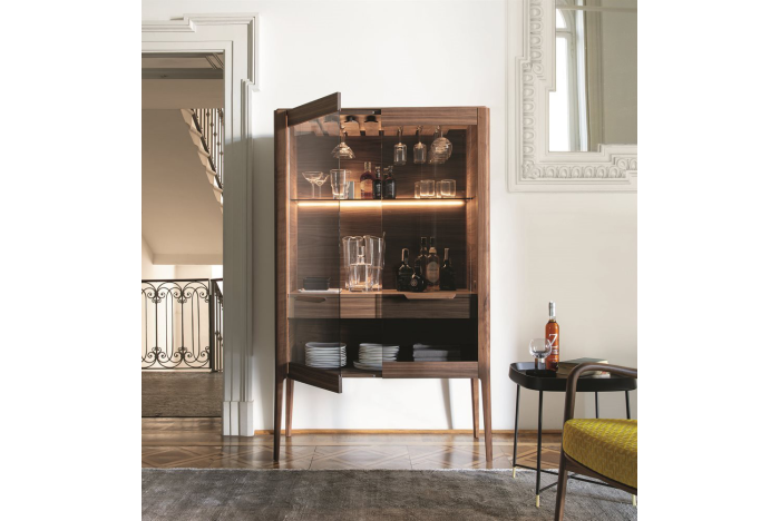 bar showcase