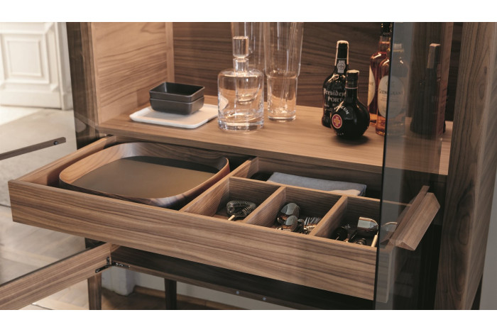 bar showcase